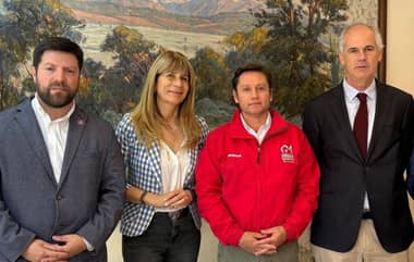 Más autonomía y fondos de emergencia: Los objetivos del gobernador regional en su visita a Valparaíso