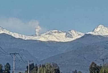 SERNAGEOMIN confirma: Emisión de ceniza en Volcán Planchón-Peteroa es parte de actividad "esperada"