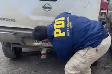 Investigación en Parral: PDI recupera camioneta robada que estaba oculta y con placas falsificadas
