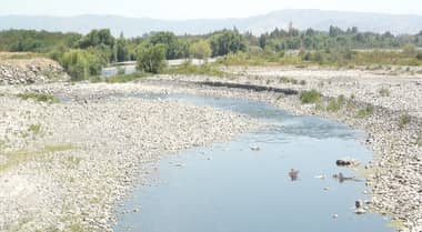 Alerta en la costa: Alcalde de Licantén advierte grave crisis agrícola por histórica baja en el caudal del río Mataquito