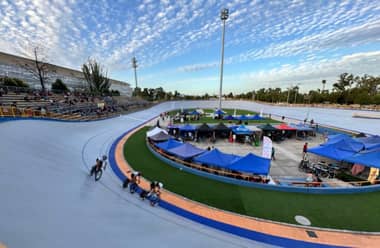Ciclista olímpico critica ausencia de autoridades en premiaciones del Nacional de Pista: "Eso debe cambiar"