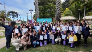 Inversión municipal permite que 33 mujeres de Vichuquén se certifiquen en nuevos oficios