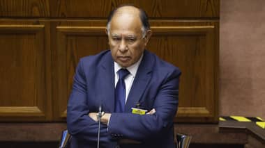 Senado chileno destituye a ministro de la Corte Suprema Diego Simpértigue