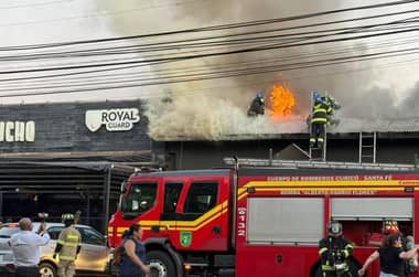 Bombero resulta electrocutado durante combate de incendio en Avenida España