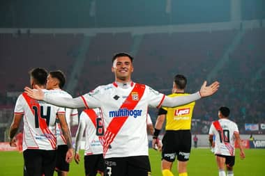 Curicó Unido asegura a Nico Fernández: El extremo argentino firmó préstamo por el 2026