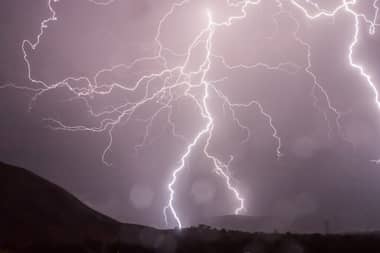 Meteorología alerta por probables tormentas eléctricas en seis regiones, con fenómeno que podría extenderse hasta cinco días