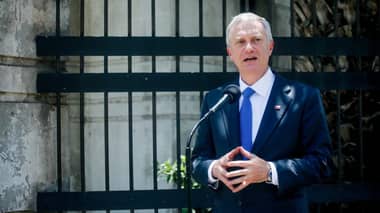 Kast insta a priorizar la lucha contra incendios forestales y pide dejar de lado la política