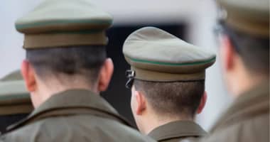 Prisión preventiva para excarabineros por muerte de joven en comisaría de Cauquenes