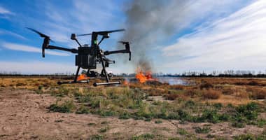 CONAF Maule advierte: Uso de drones en incendios obliga a suspender combate aéreo y pone en riesgo vidas humanas