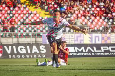 Curicó Unido devuelve la mano tras vencer a Rangers con un sólido juego en Talca