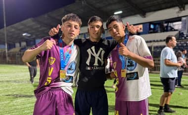 Tres futbolistas curicanos se coronan campeones nacionales de ANFA tras brillar en la gran final en Osorno