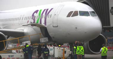 Detenido pasajero que alertó sobre falso explosivo en avión