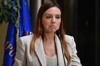 Camila Flores niega fraude al fisco y acusa intento de dañar su honra