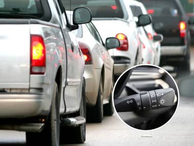 Esta es la multa por no señalizar antes de doblar en un auto en Chile