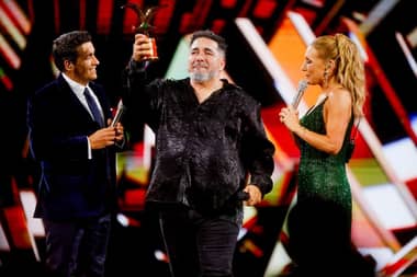 Rodrigo Villegas conquista al 'Monstruo' del Festival de Viña con nostalgia y humor musical