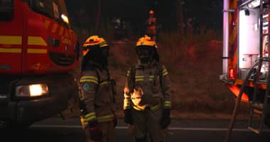 Hallan mujer fallecida en vivienda devastada por incendio forestal en Melipilla