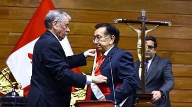 Nueva crisis política en Perú: José María Balcázar asume como presidente interino tras destitución de José Jerí