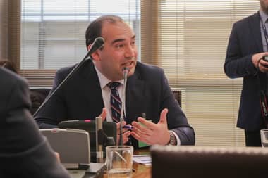 Contraloría ordena a Dideco de Linares restituir más de $22 millones recibidos mientras estaba privado de libertad