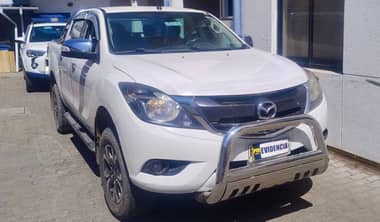 PDI aclara dos robos de camionetas: Desarticulan desarmaduría clandestina en la capital y recuperan vehículo