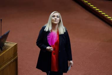 Jiles por proyecto de reconstrucción: “Favorece a los súper ricos pero el Gobierno anterior favoreció a los súper súper ricos”