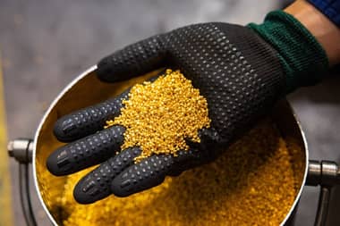 Oro se afianza cerca de los US$4.500 en medio de conflicto en Medio Oriente