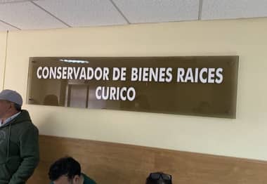 Empresario se querelló contra Conservador de Bienes Raíces de Curicó por estafa y lavado de activos