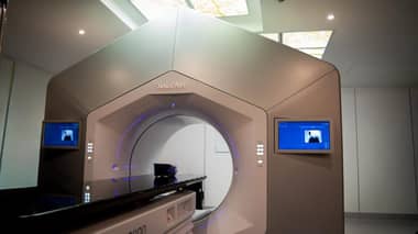 Inauguran moderno acelerador lineal en el Hospital Regional de Talca para potenciar tratamientos oncológicos