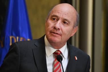 Hacienda propone recortar 40 programas en Educación Salud y Seguridad