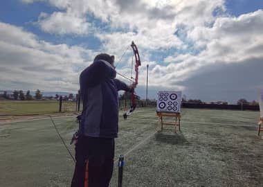 Arqueros curicanos rompen dos récords nacionales y brillan con masiva cosecha de medallas en Talca