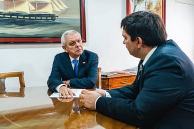 César Muñoz asume como nuevo director regional de FOSIS en el Maule