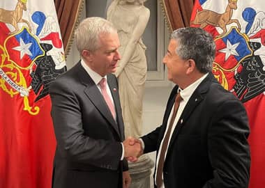 Alcalde de Teno se reúne con el Presidente en La Moneda para exigir fin al peaje, mayor seguridad y retorno del tren