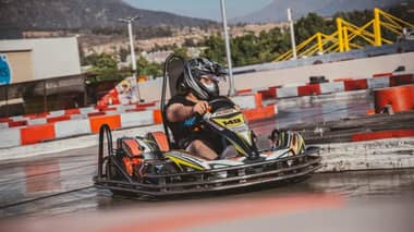 Mall Curicó suma nueva pista de karting a su oferta de entretención