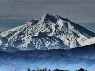 Sernageomin decreta Alerta Amarilla para el volcán Nevado de Longaví tras inusual aumento de actividad sísmica