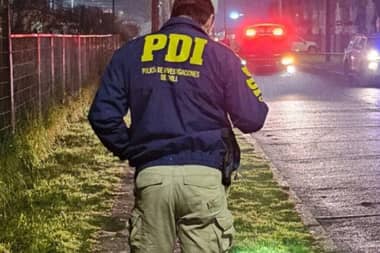 Detective de la PDI balea a sujeto para frustrar grave agresión contra una mujer en la población Santa Fe