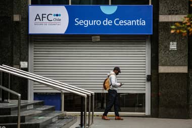 Podrías acceder al 70% de tu sueldo si quedaste cesante: conoce el beneficio y cómo cobrarlo