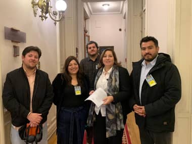 Senadora Vodanovic se reunió con deudores del CAE por proyecto de ley que busca fin de expropiación de sueldos