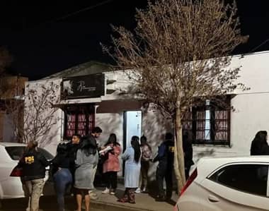 Operativo en Rancagua clausura tres prostíbulos y decomisa alcohol ilegal