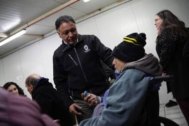 Autoridades inauguran albergue en Curicó: dispositivo municipal busca entregar dignidad durante el invierno