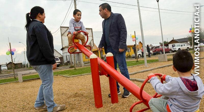 Villa Esmeralda inauguró su flamante plazoleta y zona juegos