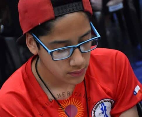 Alumno del Liceo Zapallar de Curicó logró primer lugar regional en campeonato de ajedrez