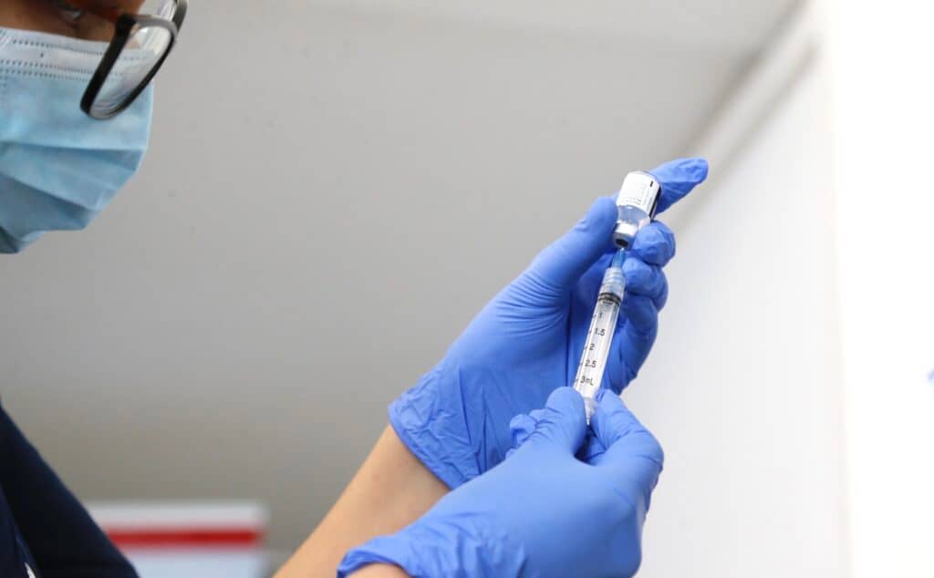 Municipalidad de Molina descarta pérdida de 500 dosis de vacunas contra coronavirus
