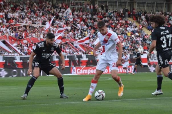 Curicó Unido y Colo Colo igualan en un emocionante partido en La Granja