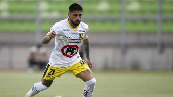 Curicó Unido retoma interés por Bryan Carvallo