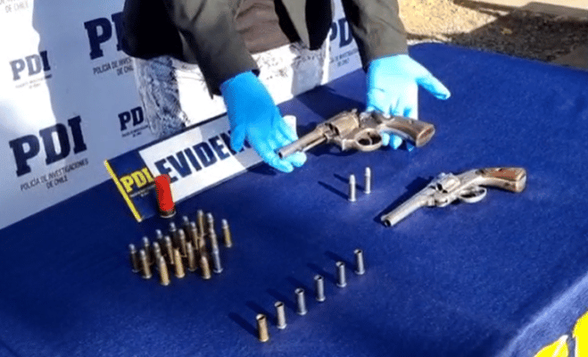 Sujeto con tres órdenes de detención fue capturado con armas de fuego en sector Santos Martínez de Curicó
