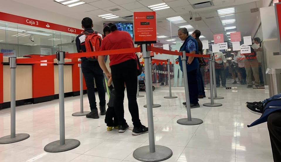 Buscan a cliente bancario que extravió millonaria suma en Curicó