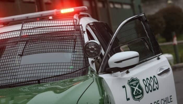 Persecución terminó con volcamiento e incautación de cocaína en Teno