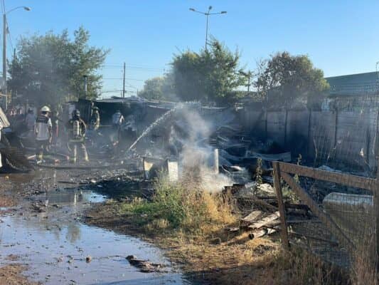 Nueve damnificados dejó incendio en el Campamento Esperanza de Curicó