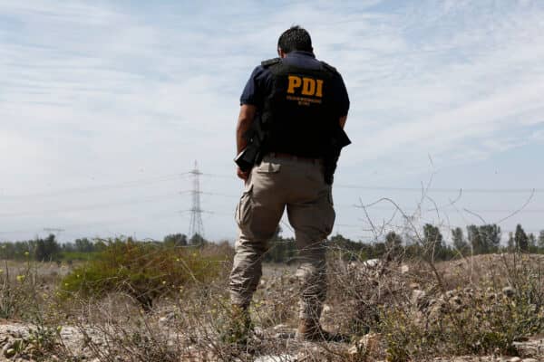 Encuentran cuerpo de hombre baleado y amarrado en sitio eriazo en Pelequén