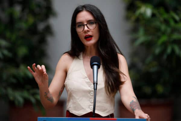 Vocera de Gobierno se refirió a diversos temas en entrevista exclusiva con VLN Radio