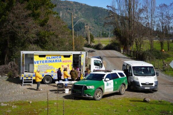 Municipios de Curicó y La Florida continúan entrega de servicios gratuitos en sectores afectados por sistema frontal